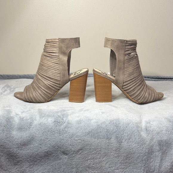 Fergalicious Jymboree Open Toe Open Heel Bootie - Mushroom Taupe - Size 7 - EUC - Picture 3 of 10